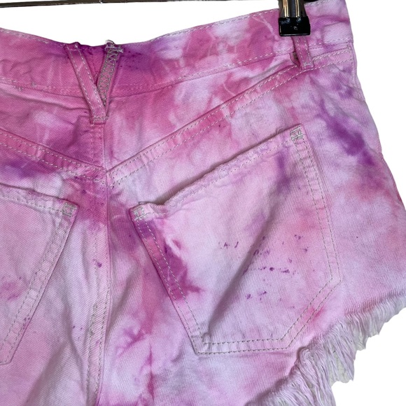 Free People Raw Fringe Hem TyeDye Denim Button-Fly Shorts Size 2 Pink Purple FP - Picture 13 of 15